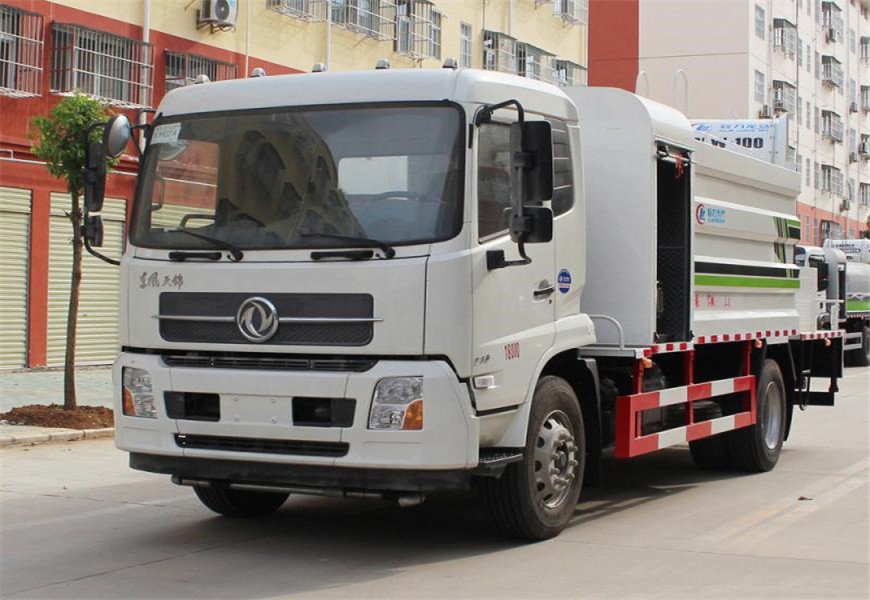 東風(fēng)天錦抑塵車 國(guó)六