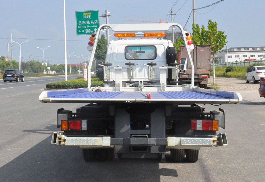 慶鈴五十鈴一拖二清障車(chē)后方位圖