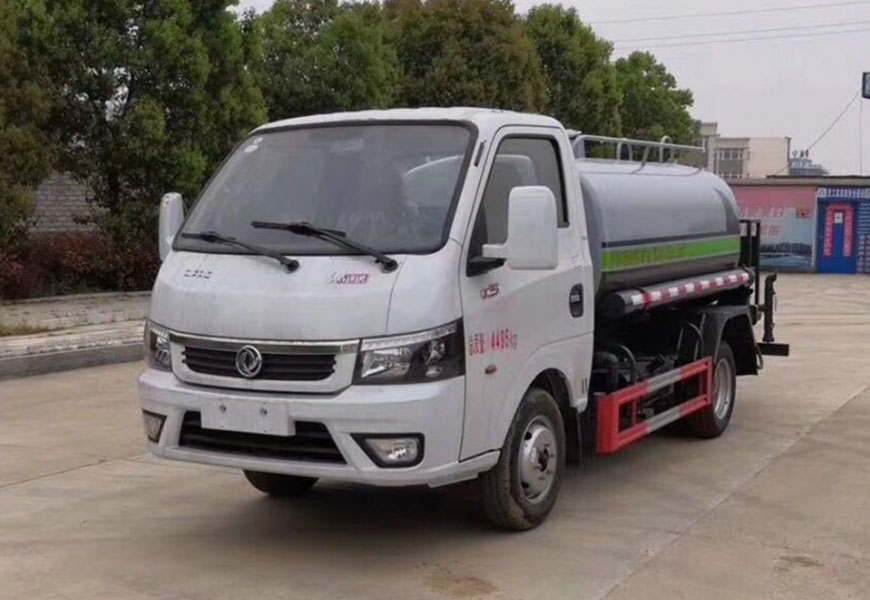 國(guó)六東風(fēng)涂逸3方小型灑水車