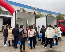 真發(fā)泡聚氨酯冷藏車(chē)，一車(chē)能頂兩車(chē)用