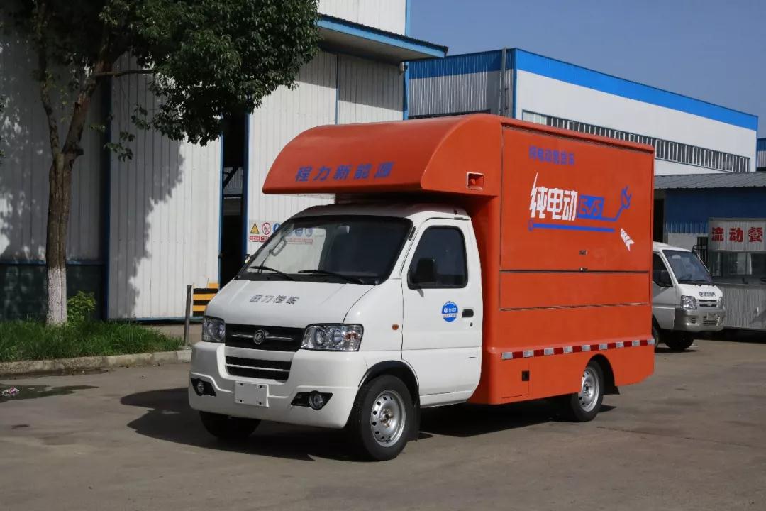 程力新能源人工智能搶險救援車首批訂單圓滿交車，為國家電網(wǎng)提供一流產(chǎn)品